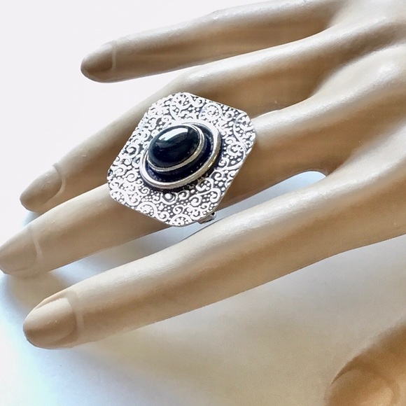 Onyx Gemstone Disk Ring Exotic BoHo Embossed Etched Artisan Made Size 6.3/4 - Picture 2 of 7